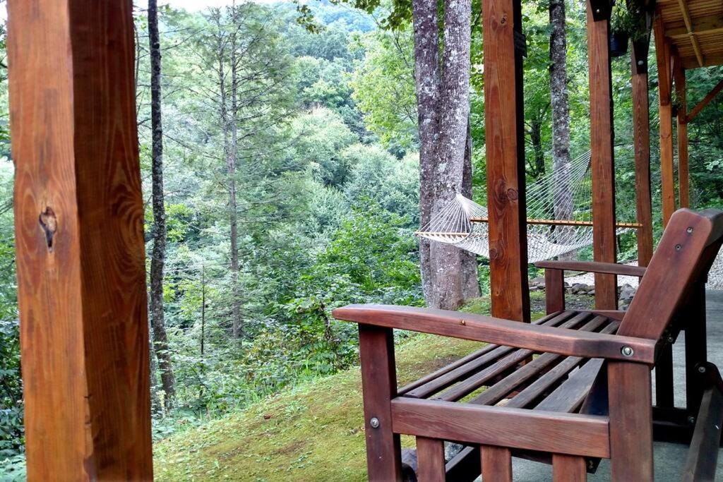 Serene & Cozy - Peaceful View - Fireplace - Creek Fleetwood Bagian luar foto